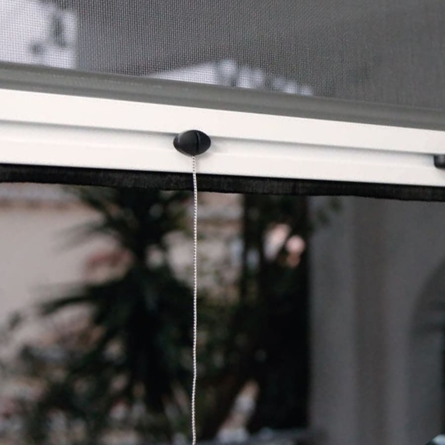 Moustiquaire fenêtre enroulable verticale sur mesure anti-insectes