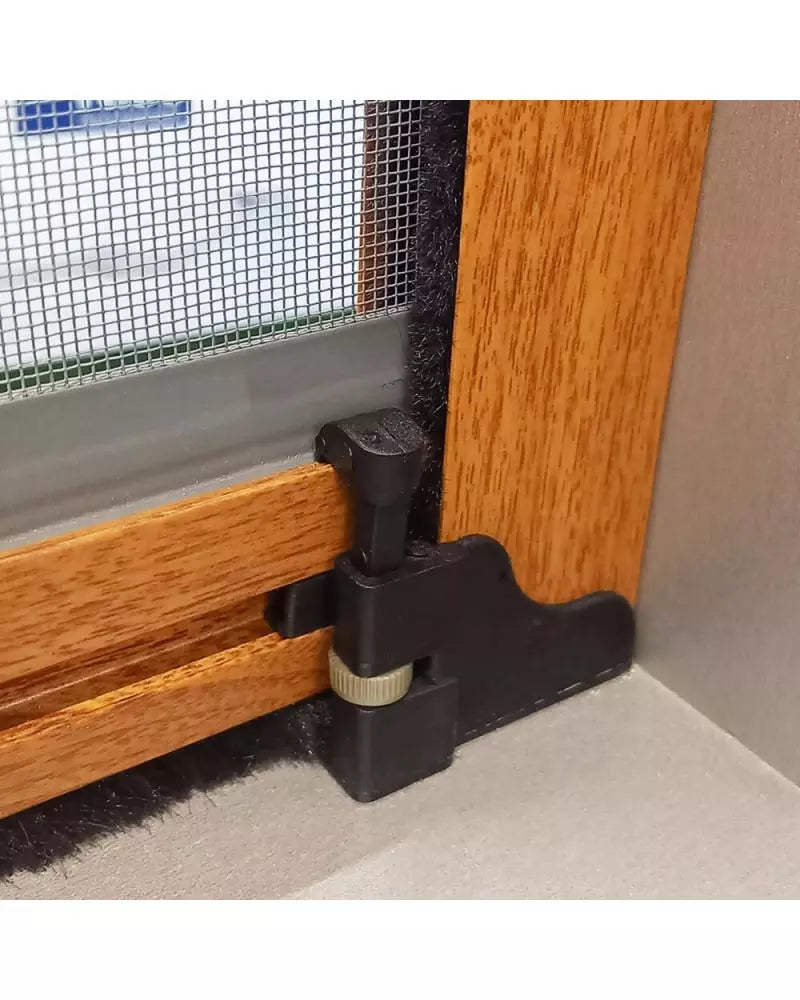 Protection fenêtre enroulable sur mesure contre moustiques